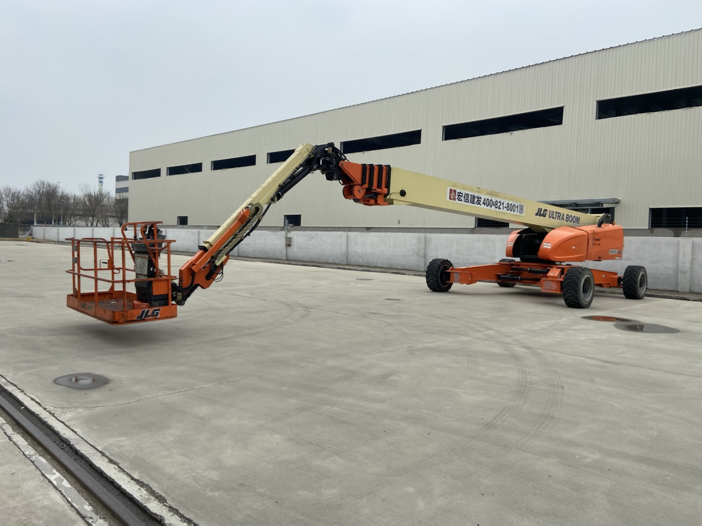 185ft telescoping boom lift rental jlg 1850sj