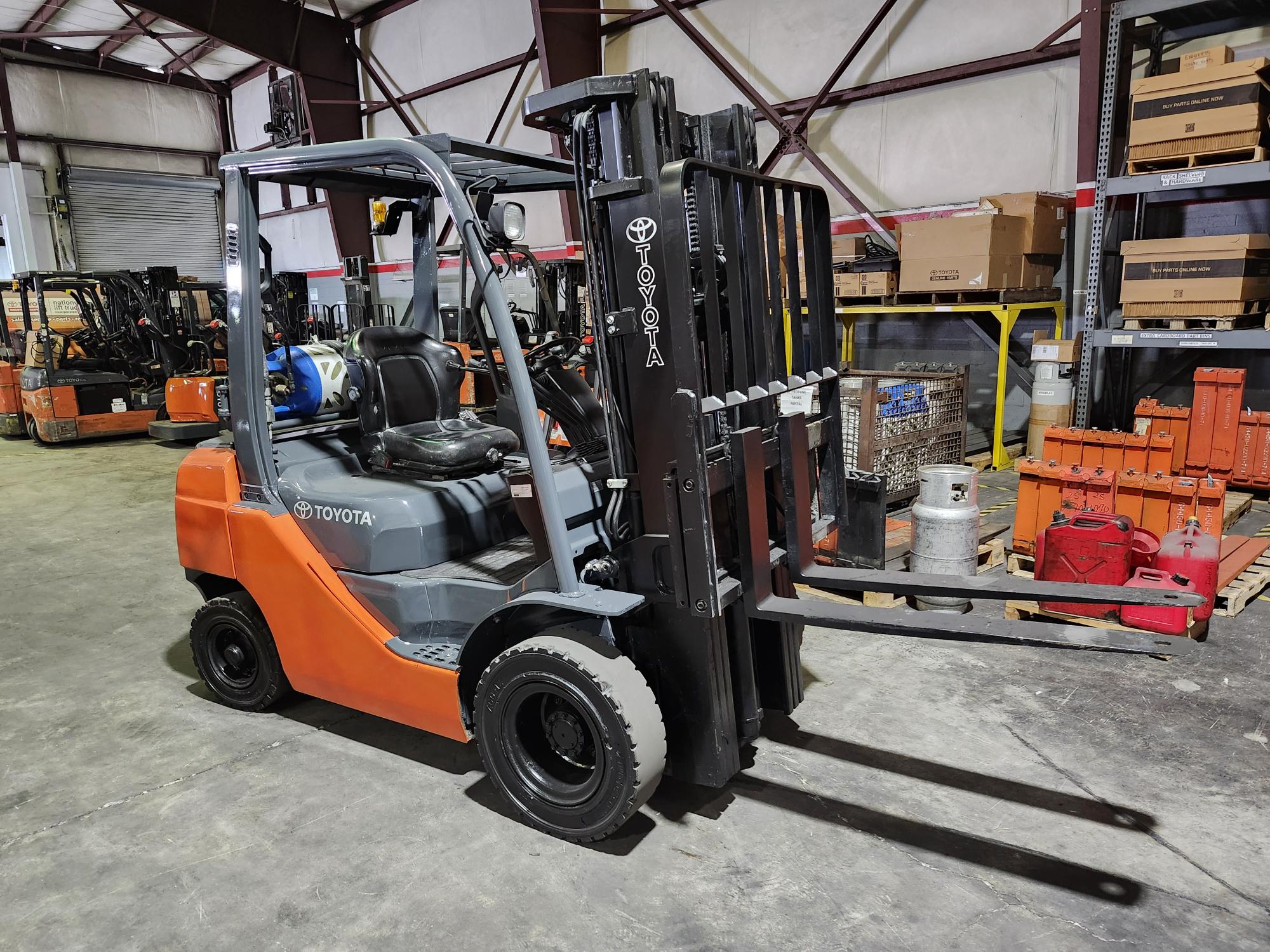 2007 toyota 8fgu25 5000 lb forklift rental