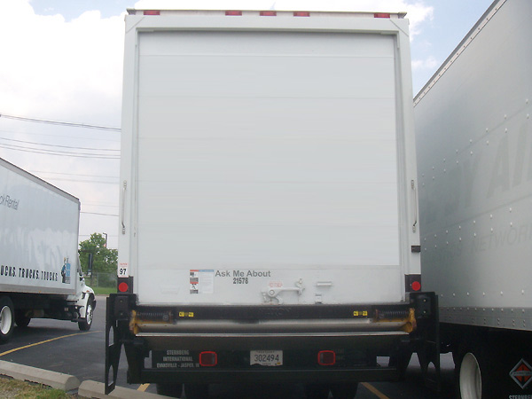 24 ft box truck for rent