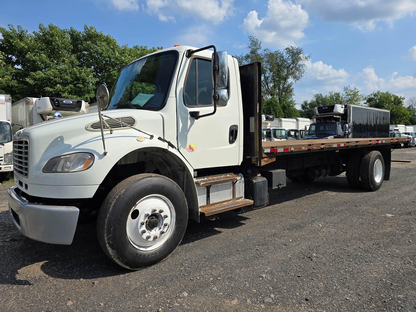 24ft Flatbed Truck Rentals