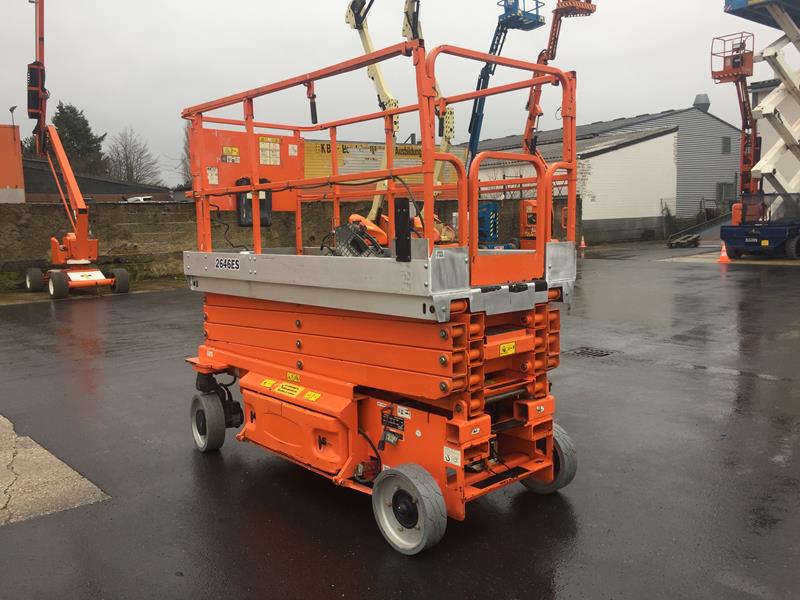 26 ft scissor lift rental wide jlg 2646