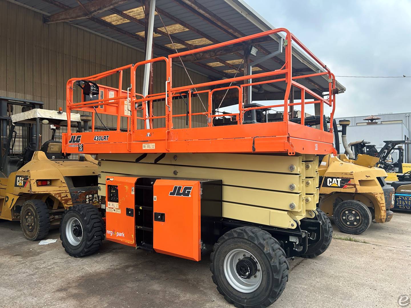 40ft rough terrain scissor lift rental JLG 430LRT