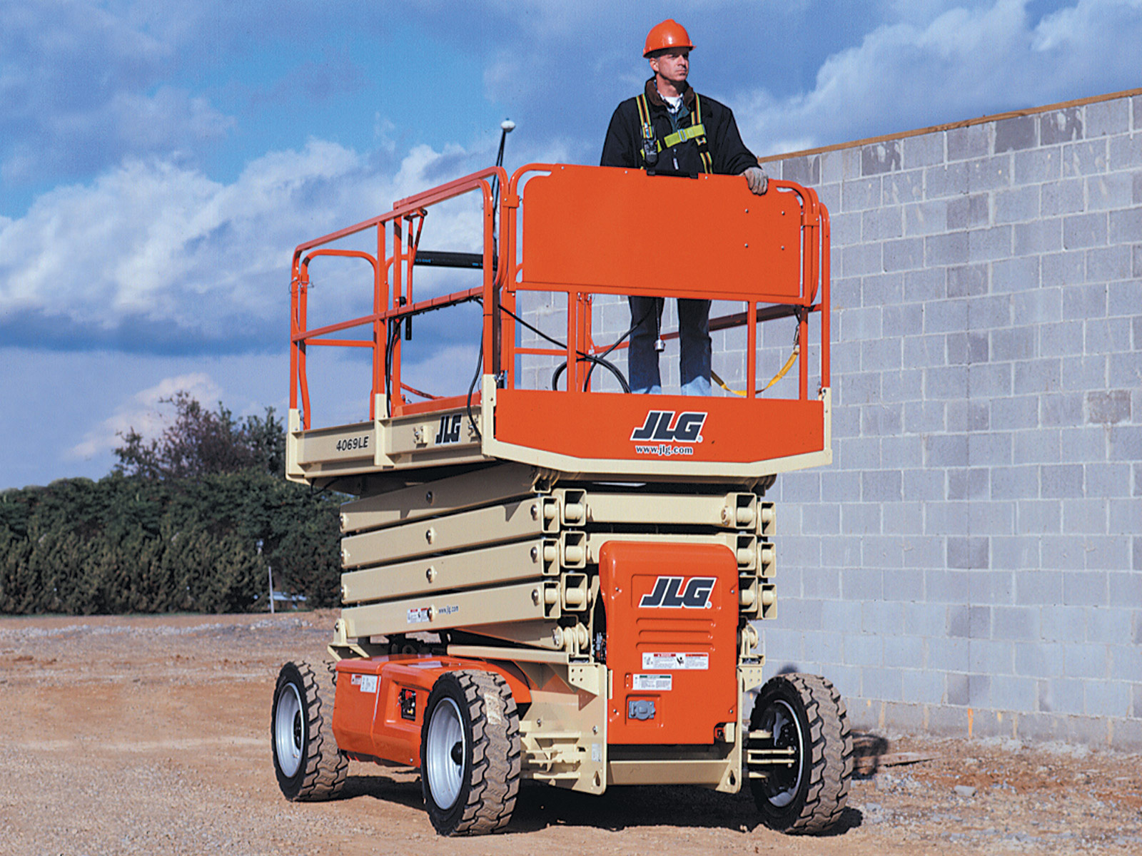 40ft scissor lift rental jlg 4069