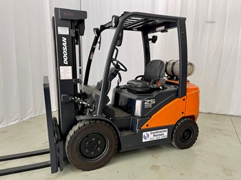 5000 lb forklift rental doosan g25