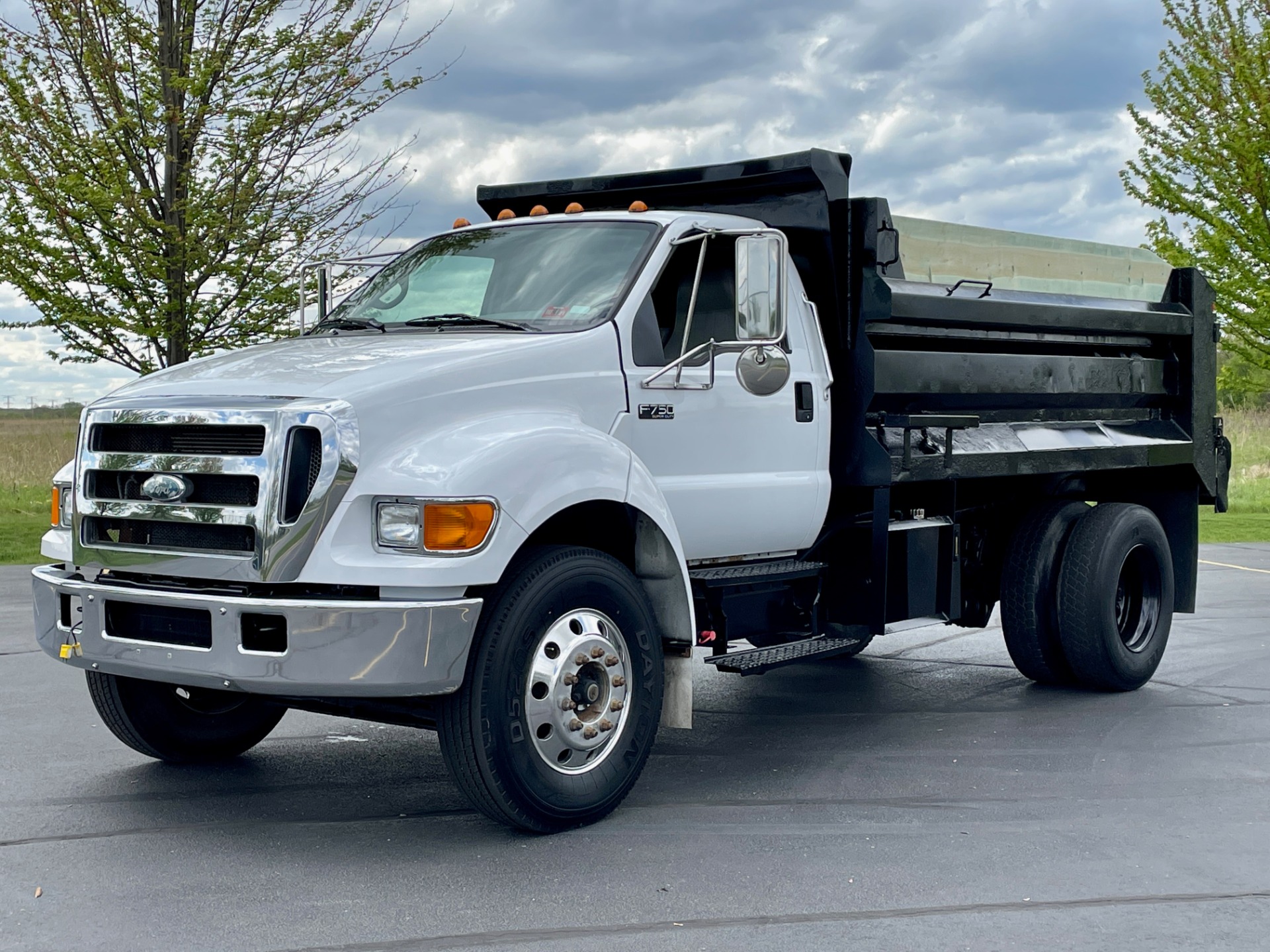 6 yard dump truck rental