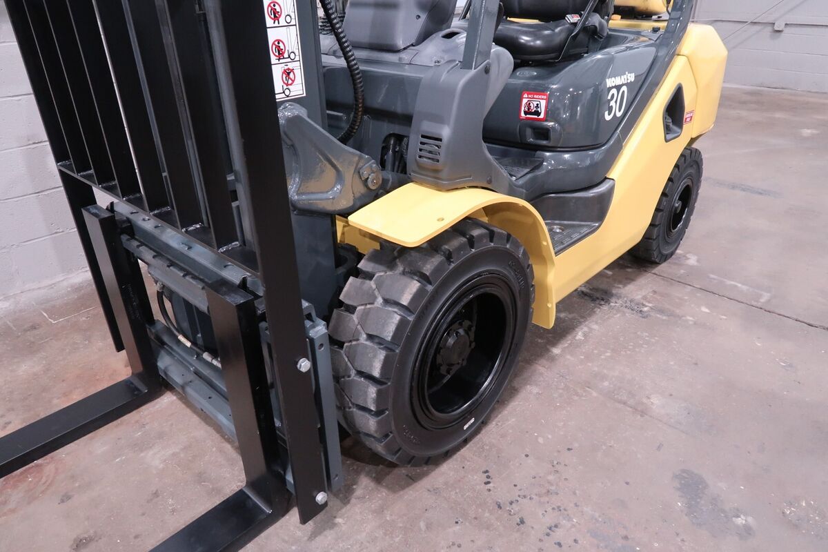 6k 6000 lb forklift rental komatsu fg30