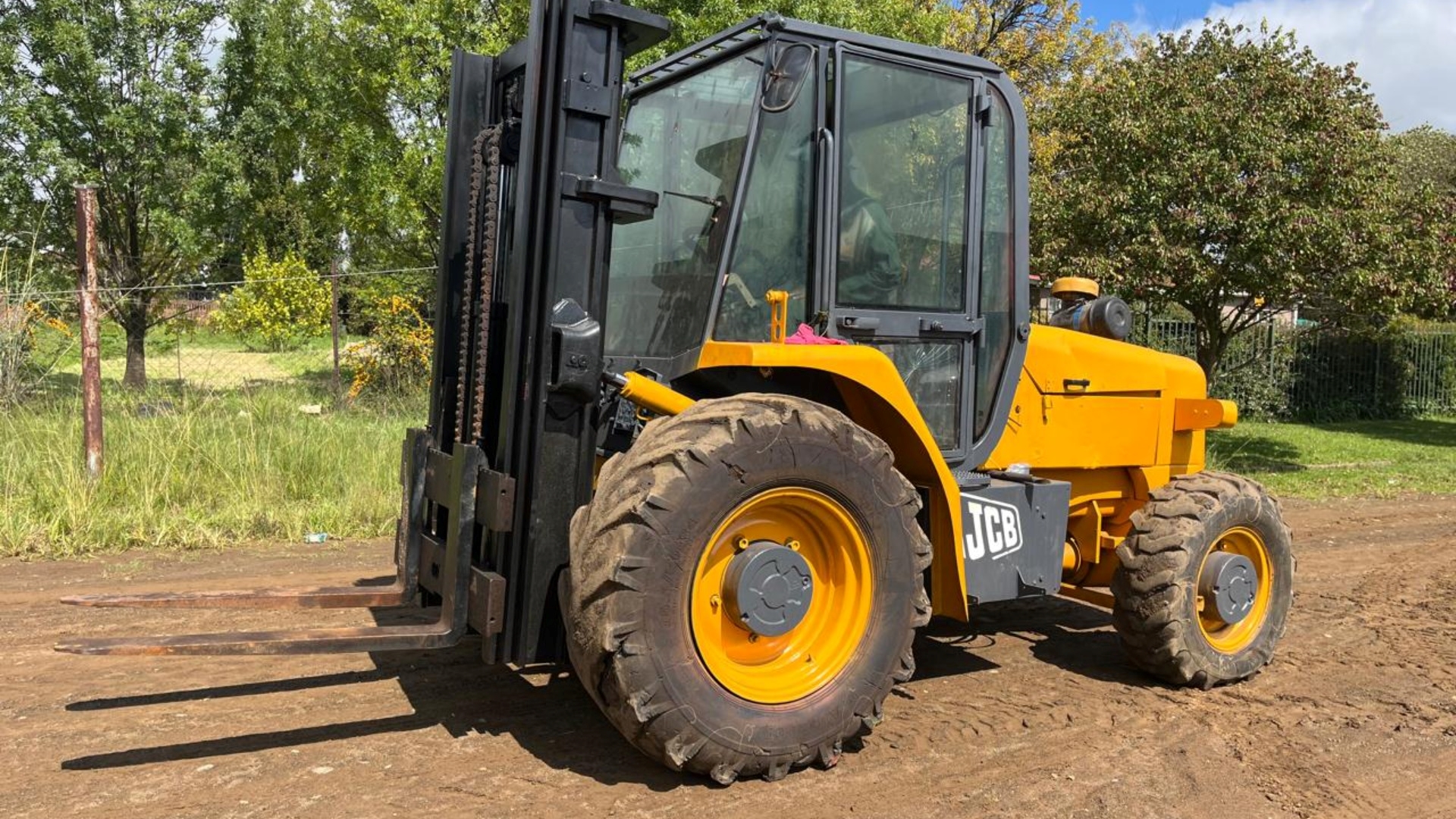 8000 lb Rough Terrain 8k Forklift Rental JCB 940 