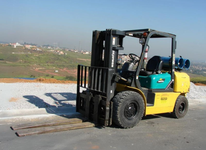 8000 lb komatsu fg40 forklift rentals