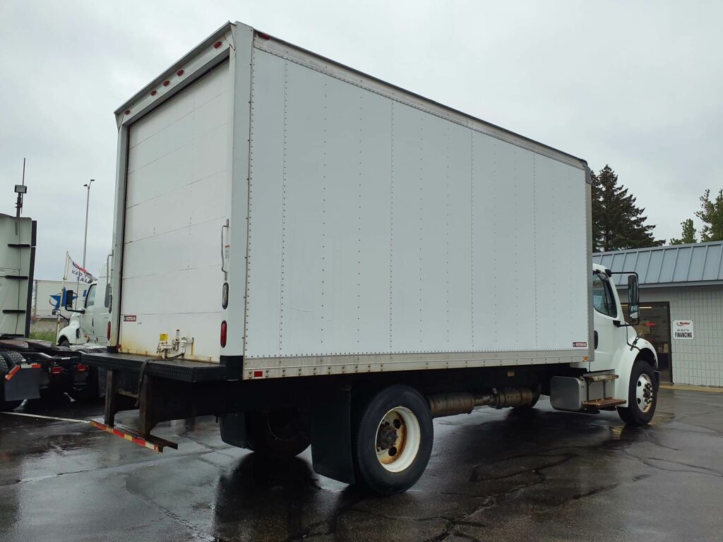 Delivery Moving Straight 18ft Box Trucks Rental