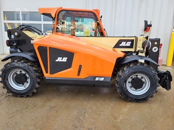 JLG 519 Telehandler rental 5000 lb 19 ft reach