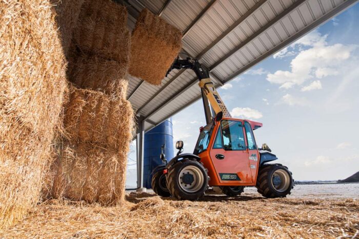 JLG 519 Telehandler rentals 5000 lb 19 ft reach 5k