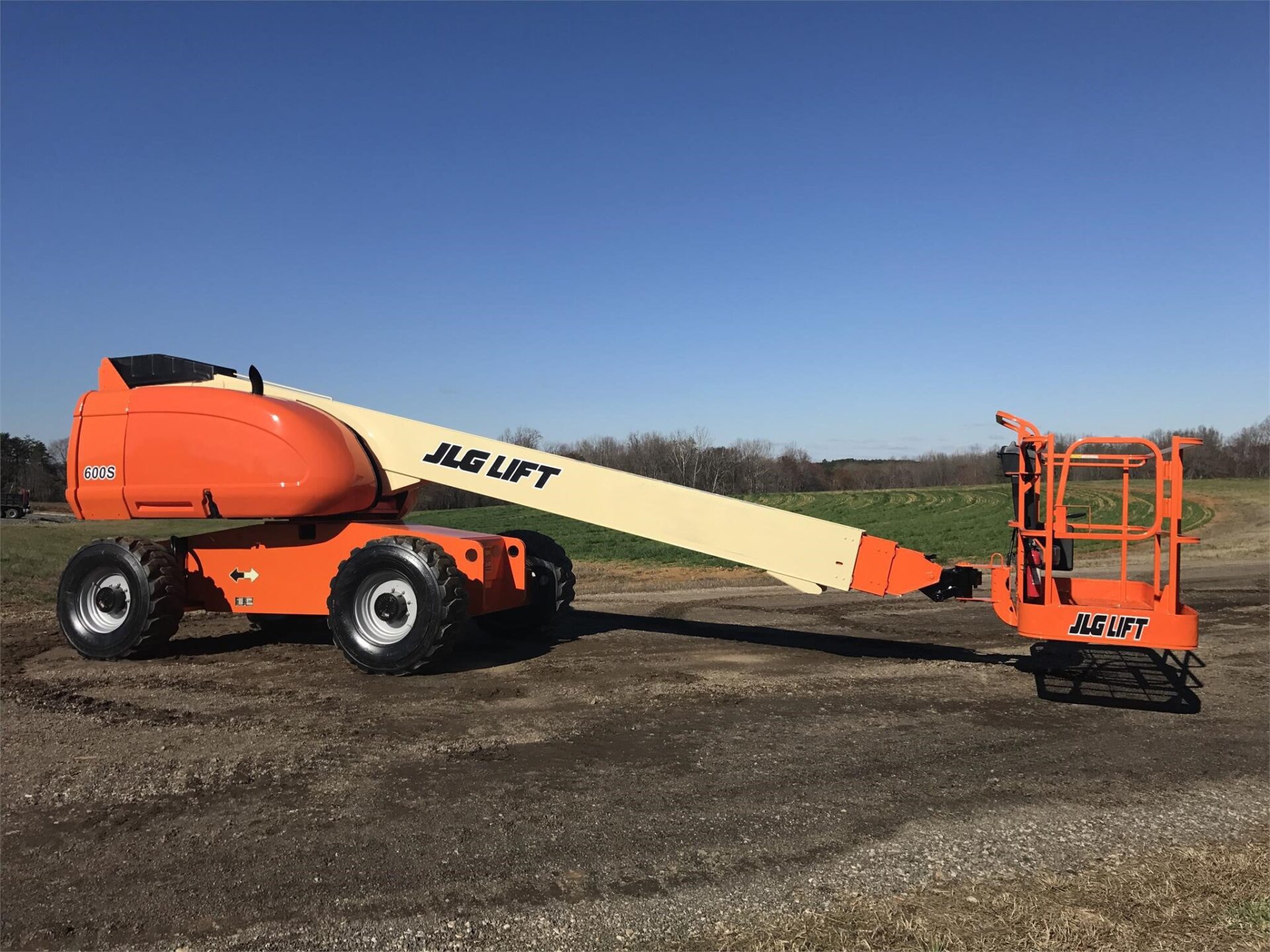 JLG 600s telescoping boom lift rental