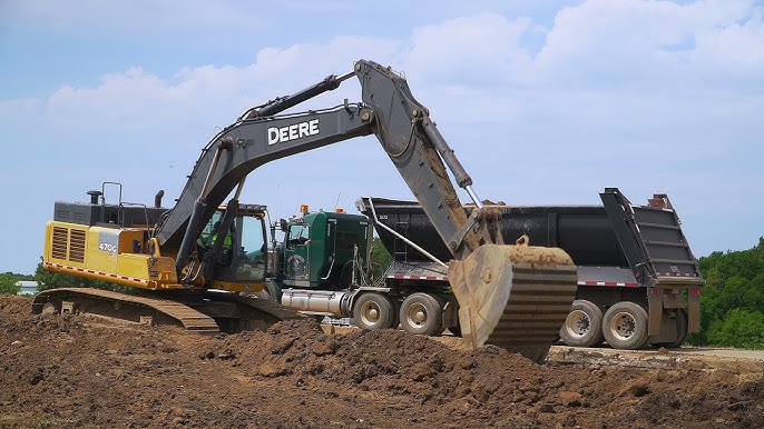 John Deere 470 Heavy Equipment Excavator Rental