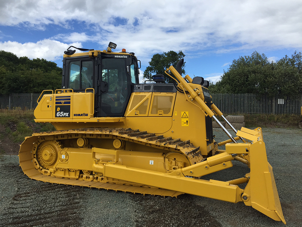 Komatsu D65 Dozer Rentals crawler bulldozer