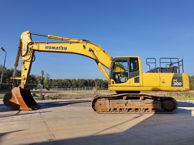 Komatsu PC300 excavator rental