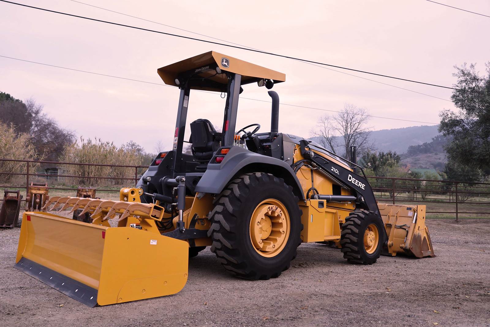 Skip Loaders Rental John Deere 210L