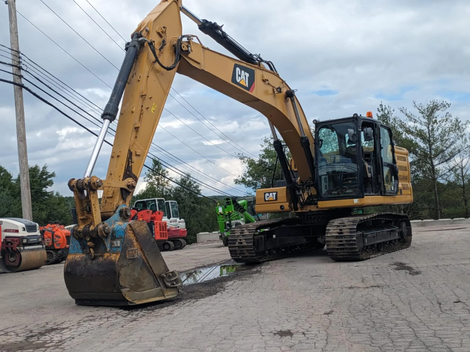 cat 320 crawler excavator rental
