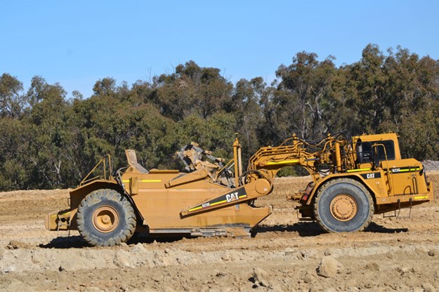 cat-623-wheel-motor-scraper-rentals-tractor