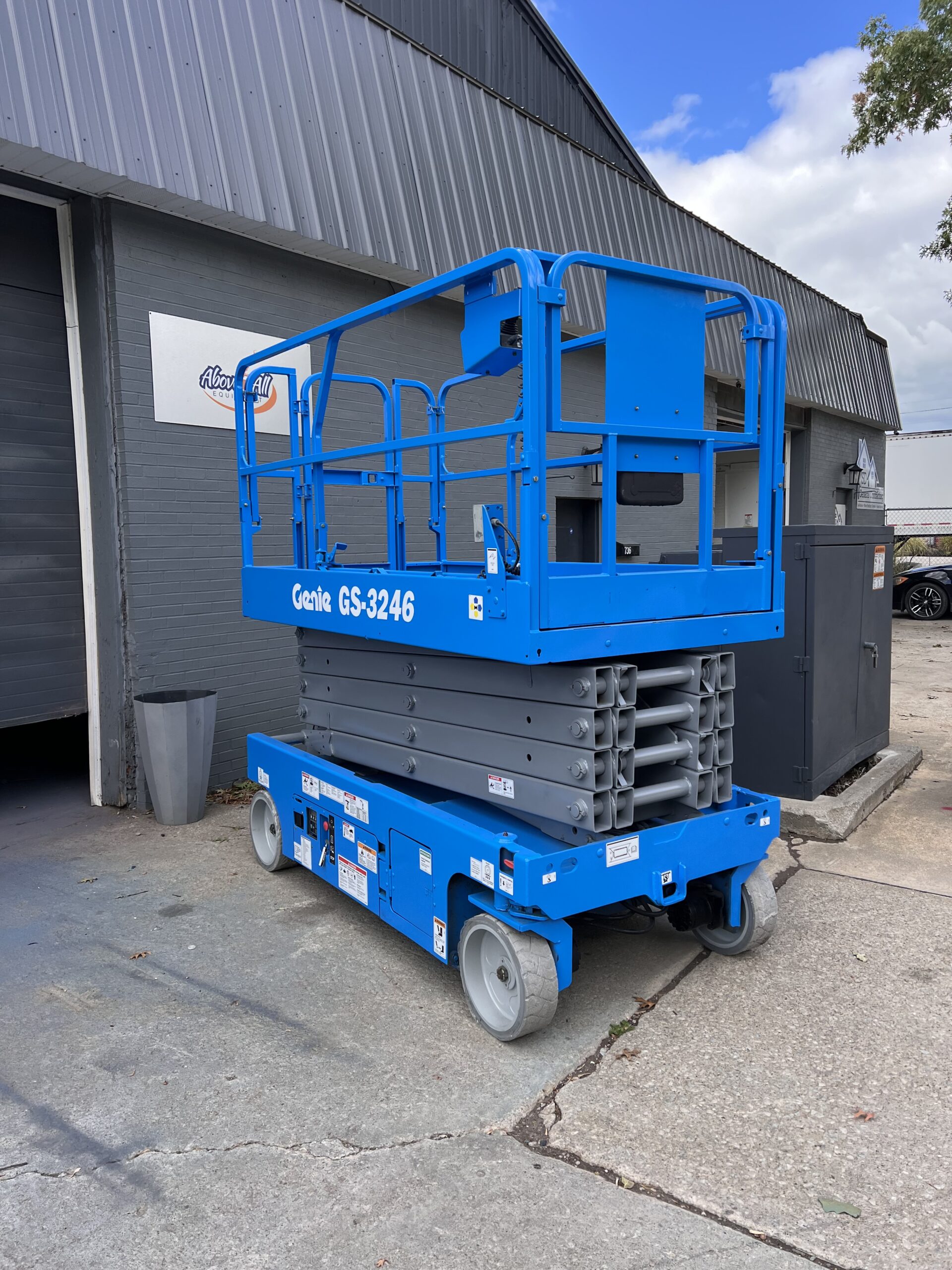 genie 3246 wide scissor lift rental 32 ft