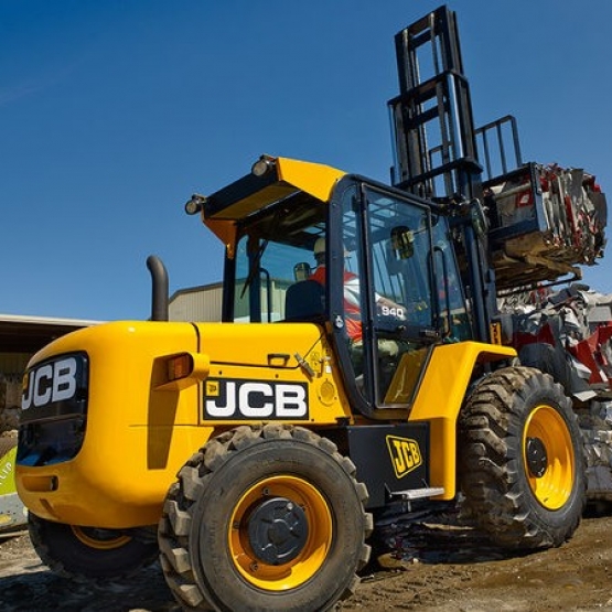 jcb 940 8k 8000 lb forklift rental rough terrain