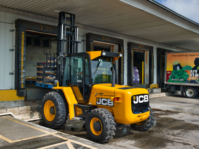 jcb 940 rough terrain forklift rental 8000 lb capacity