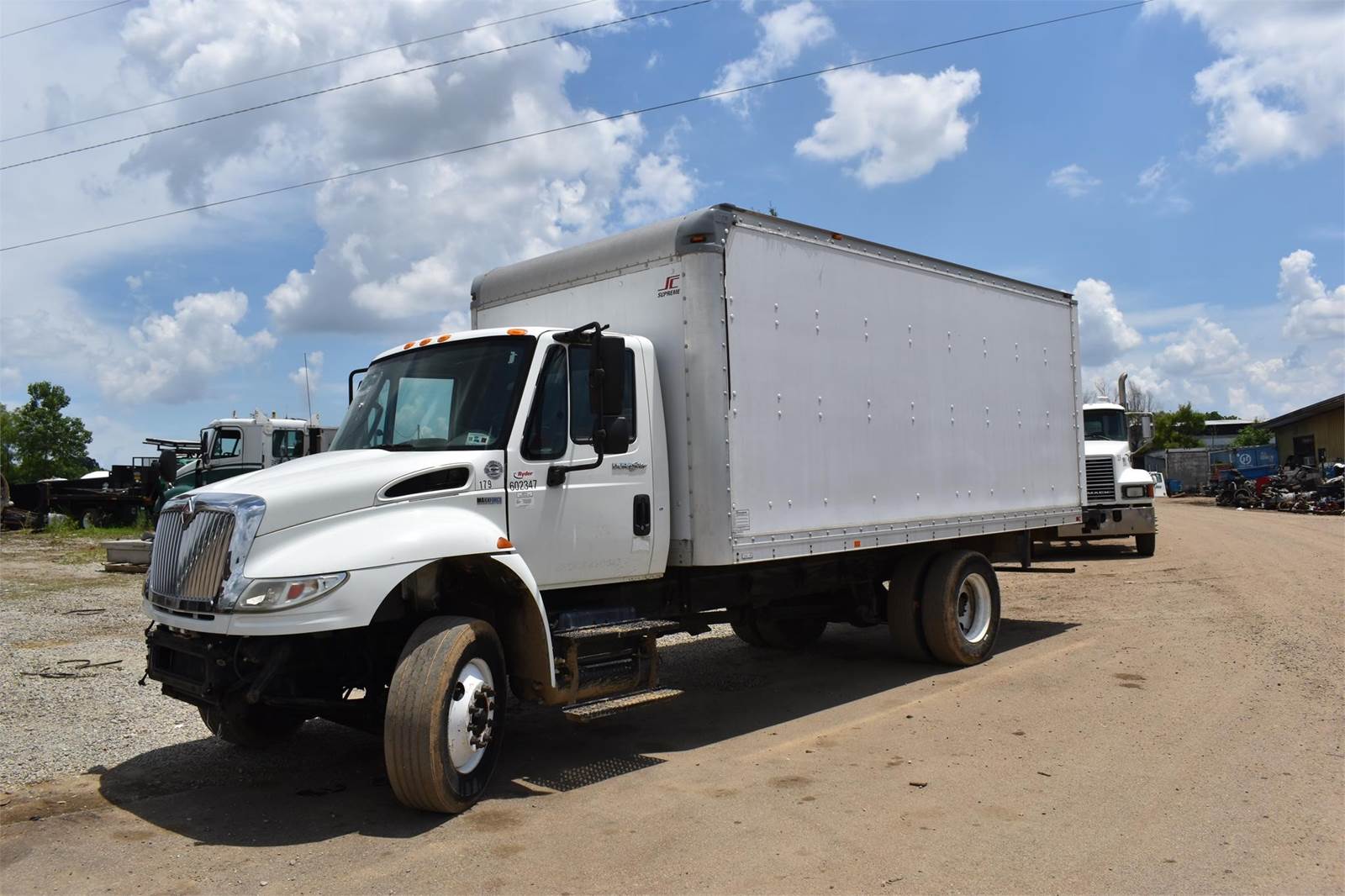 moving box truck rental 18 ft