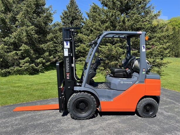 toyota forklift rental 8fgu25