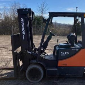 10,000 lb. Industrial Forklift - Image 4