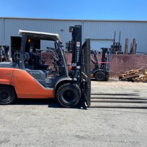 10,000 lb. Industrial Forklift - Image 3