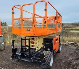 32 ft. Scissor Lift (diesel) (rough terrain) - Image 5