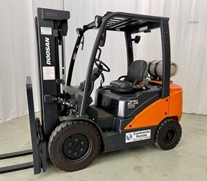 5,000 lb. Warehouse Forklift - Image 3
