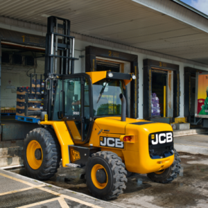 8,000 lb. Rough Terrain Forklift - Image 5