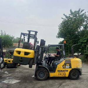 10,000 lb. Industrial Forklift - Image 3