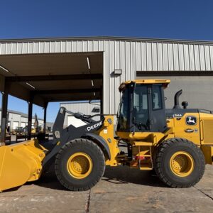 Mid-Size Wheel Loader 30,000 lb - Image 4