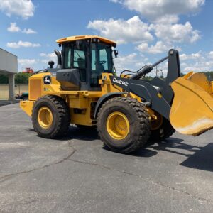 Mid-Size Wheel Loader 30,000 lb - Image 2