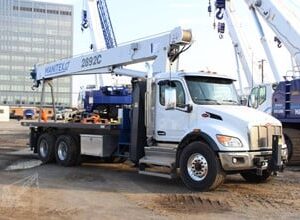 28 Ton Straight Boom Crane Truck - Image 3